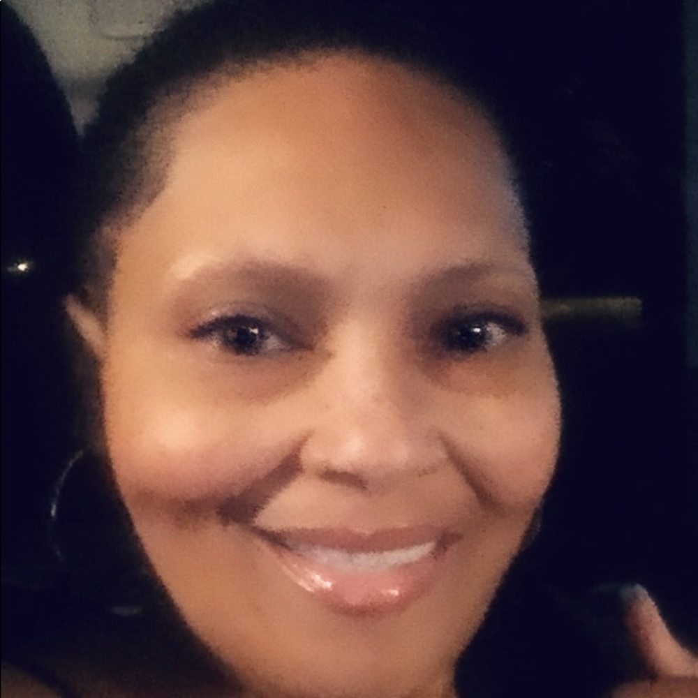 Meet your Posher, Yolanda